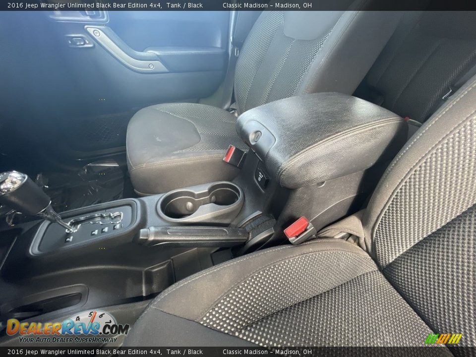 2016 Jeep Wrangler Unlimited Black Bear Edition 4x4 Tank / Black Photo #13