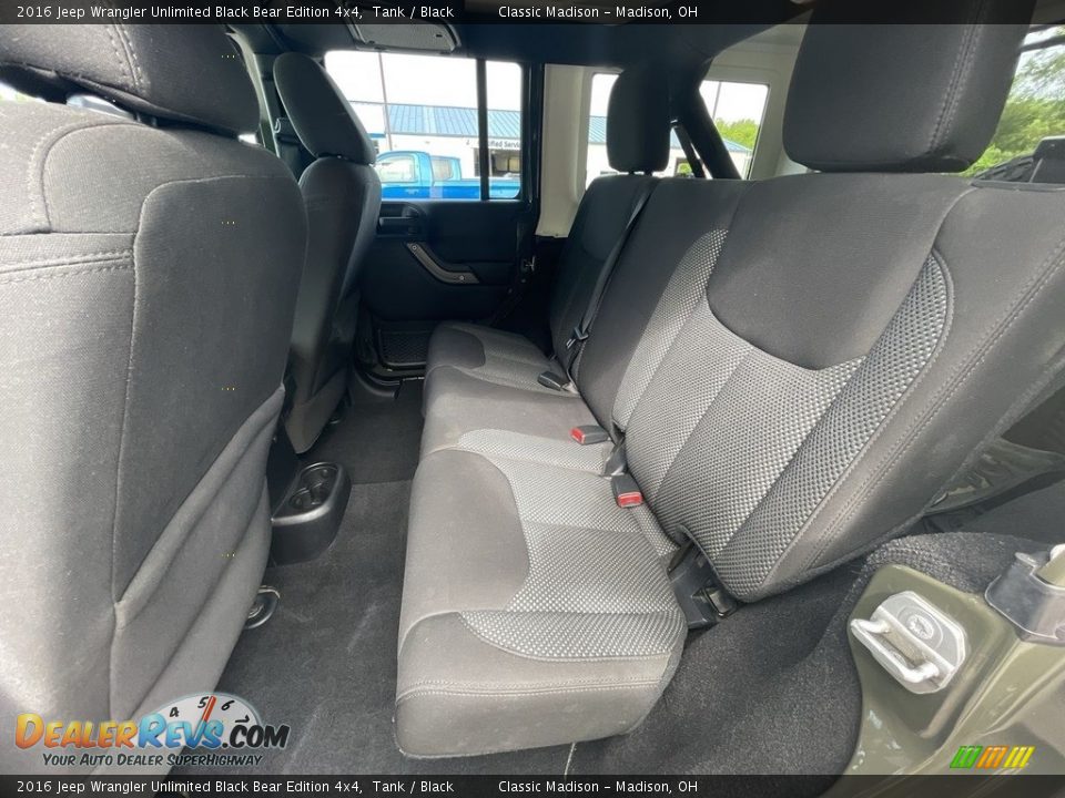 2016 Jeep Wrangler Unlimited Black Bear Edition 4x4 Tank / Black Photo #14