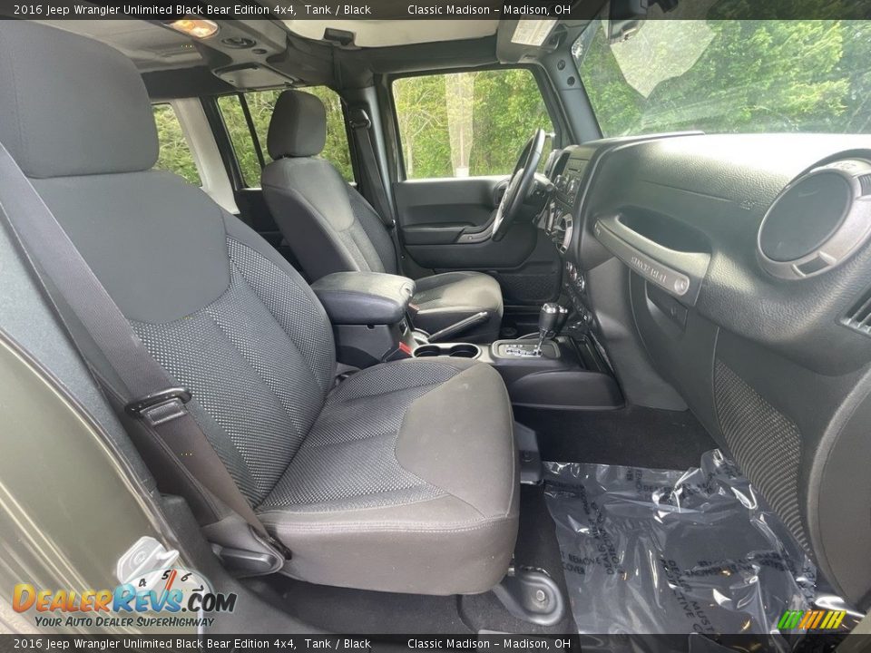2016 Jeep Wrangler Unlimited Black Bear Edition 4x4 Tank / Black Photo #16
