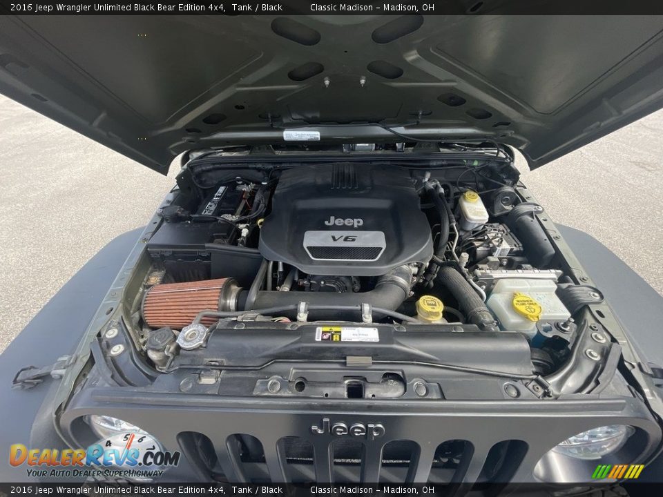 2016 Jeep Wrangler Unlimited Black Bear Edition 4x4 Tank / Black Photo #17