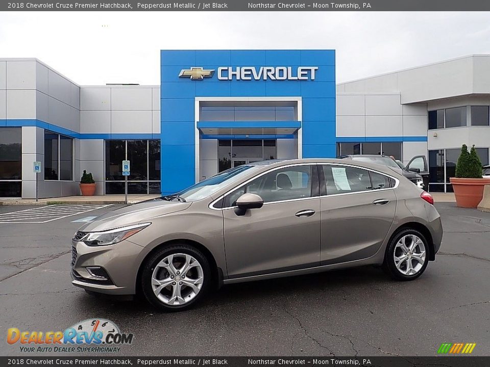 Pepperdust Metallic 2018 Chevrolet Cruze Premier Hatchback Photo #1