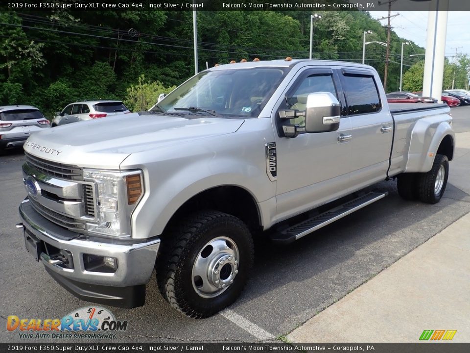 Front 3/4 View of 2019 Ford F350 Super Duty XLT Crew Cab 4x4 Photo #6