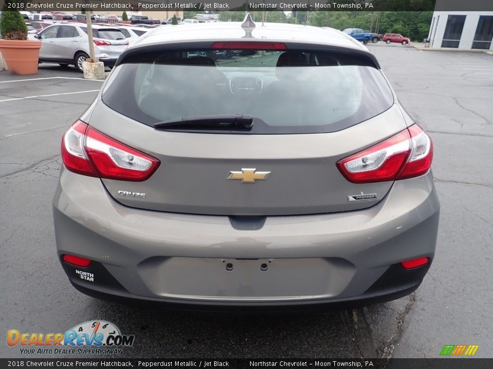 2018 Chevrolet Cruze Premier Hatchback Pepperdust Metallic / Jet Black Photo #6