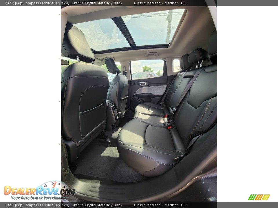 2022 Jeep Compass Latitude Lux 4x4 Granite Crystal Metallic / Black Photo #3