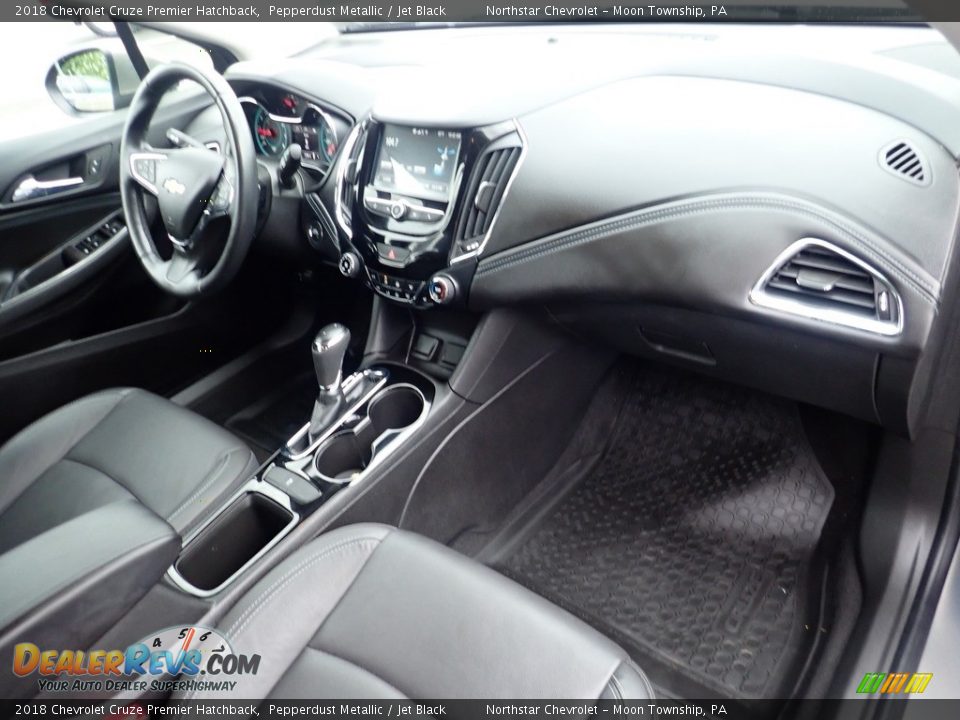 Dashboard of 2018 Chevrolet Cruze Premier Hatchback Photo #16