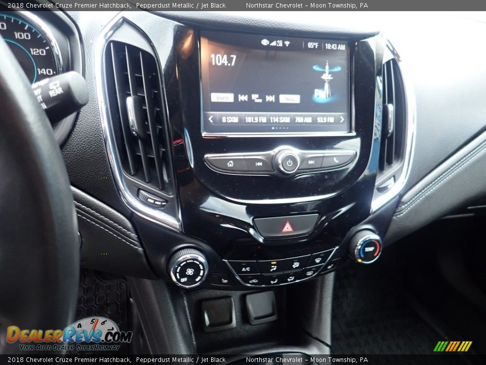 Controls of 2018 Chevrolet Cruze Premier Hatchback Photo #27