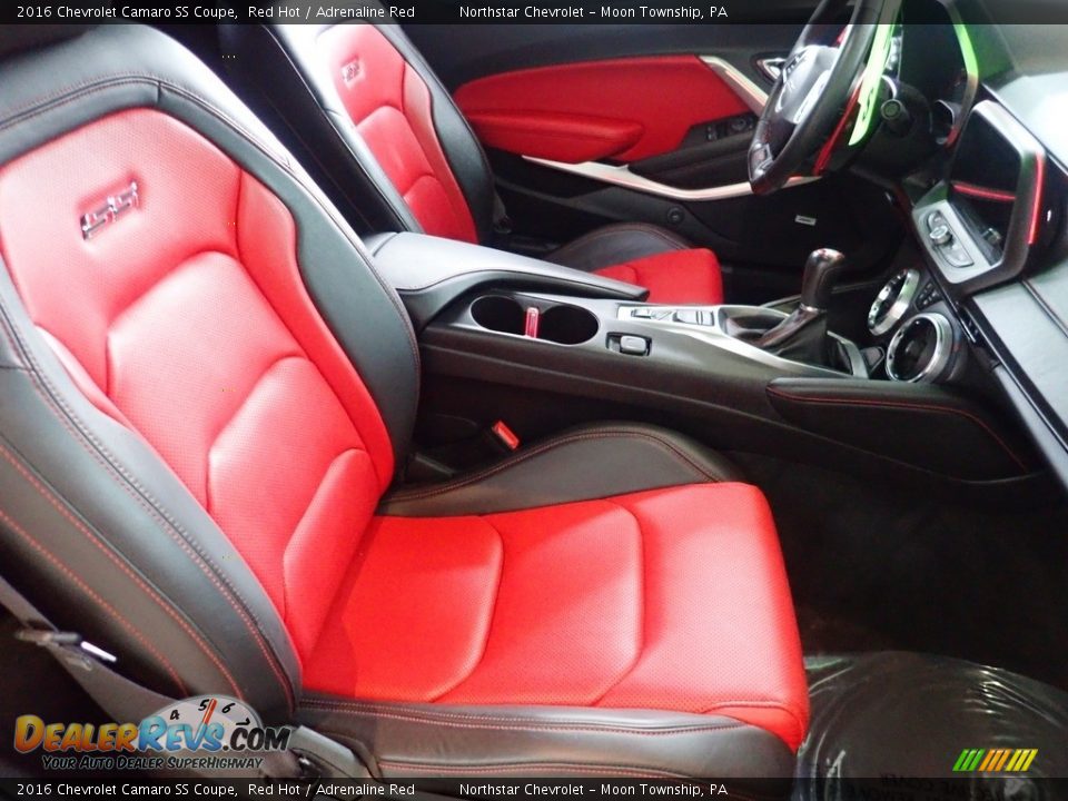 Front Seat of 2016 Chevrolet Camaro SS Coupe Photo #16