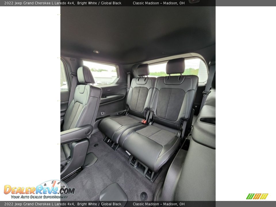 2022 Jeep Grand Cherokee L Laredo 4x4 Bright White / Global Black Photo #4