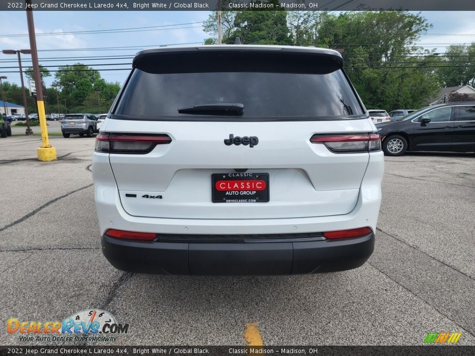 2022 Jeep Grand Cherokee L Laredo 4x4 Bright White / Global Black Photo #11