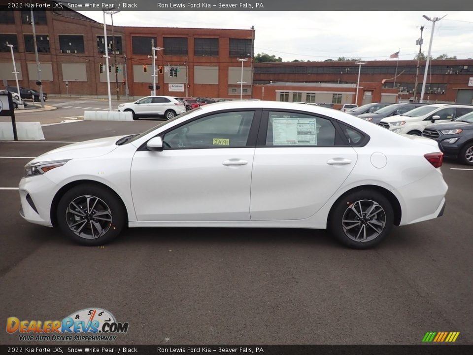 2022 Kia Forte LXS Snow White Pearl / Black Photo #5