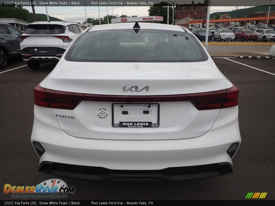 2022 Kia Forte LXS Snow White Pearl / Black Photo #7