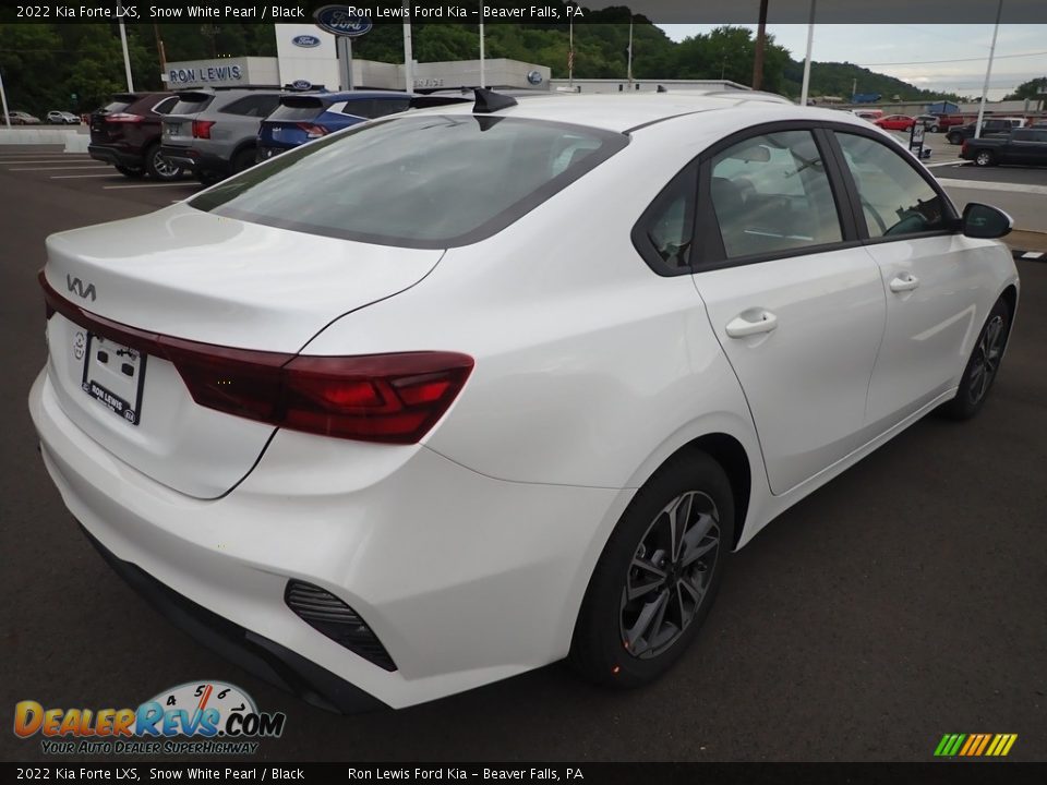 2022 Kia Forte LXS Snow White Pearl / Black Photo #8