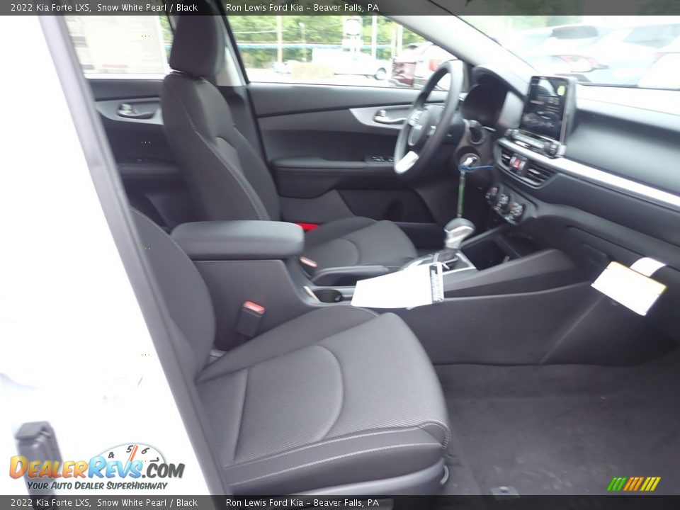 2022 Kia Forte LXS Snow White Pearl / Black Photo #11