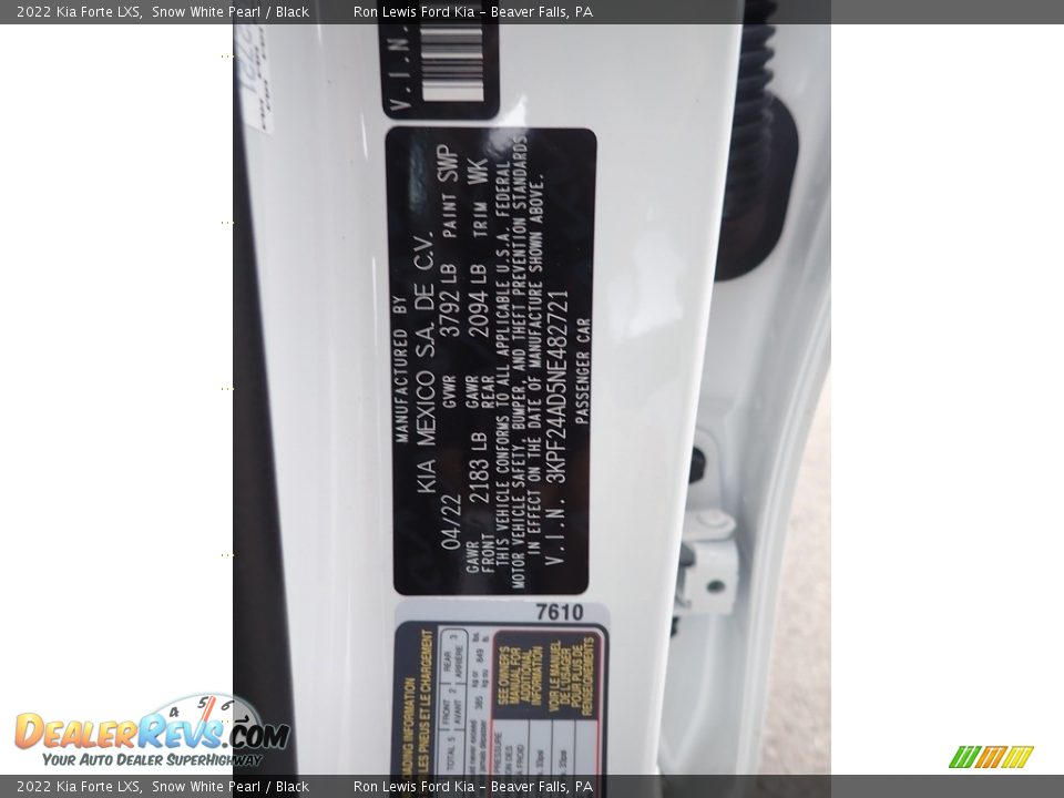 2022 Kia Forte LXS Snow White Pearl / Black Photo #20