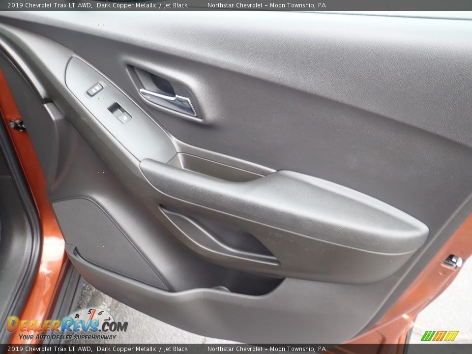 Door Panel of 2019 Chevrolet Trax LT AWD Photo #17
