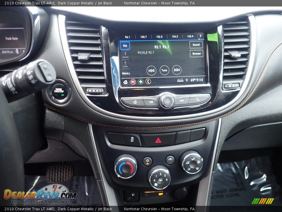 Controls of 2019 Chevrolet Trax LT AWD Photo #27