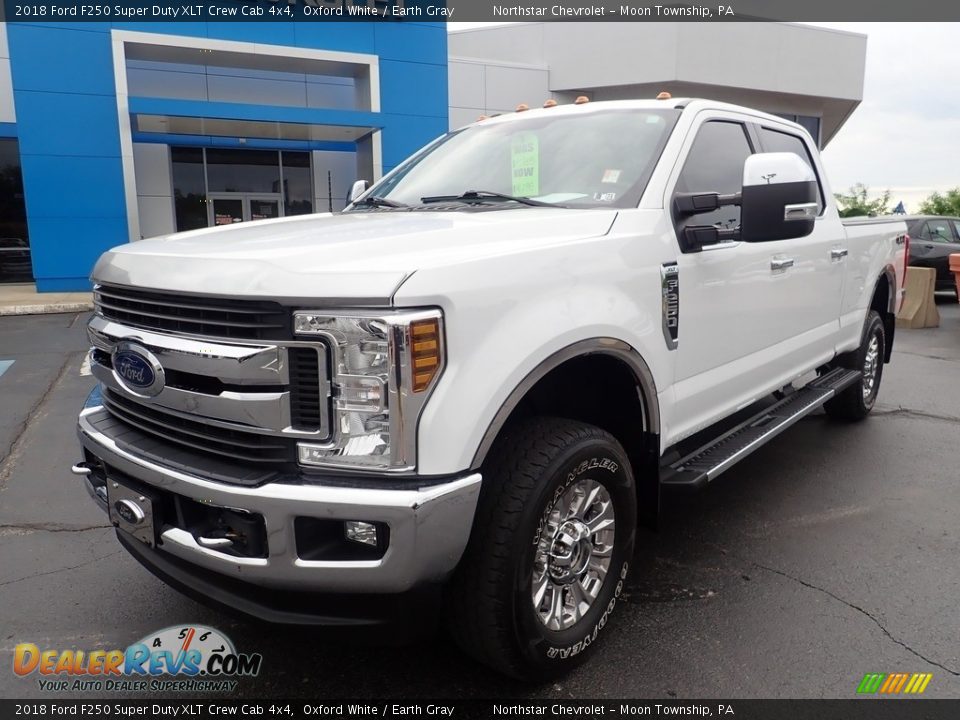 2018 Ford F250 Super Duty XLT Crew Cab 4x4 Oxford White / Earth Gray Photo #2