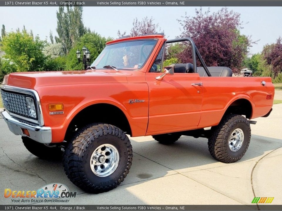 Front 3/4 View of 1971 Chevrolet Blazer K5 4x4 Photo #1