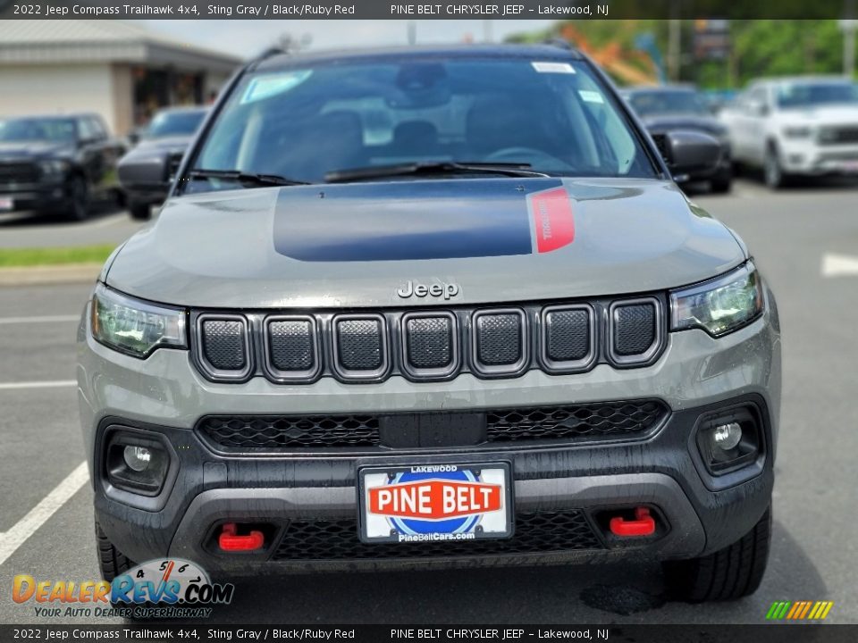 2022 Jeep Compass Trailhawk 4x4 Sting Gray / Black/Ruby Red Photo #2