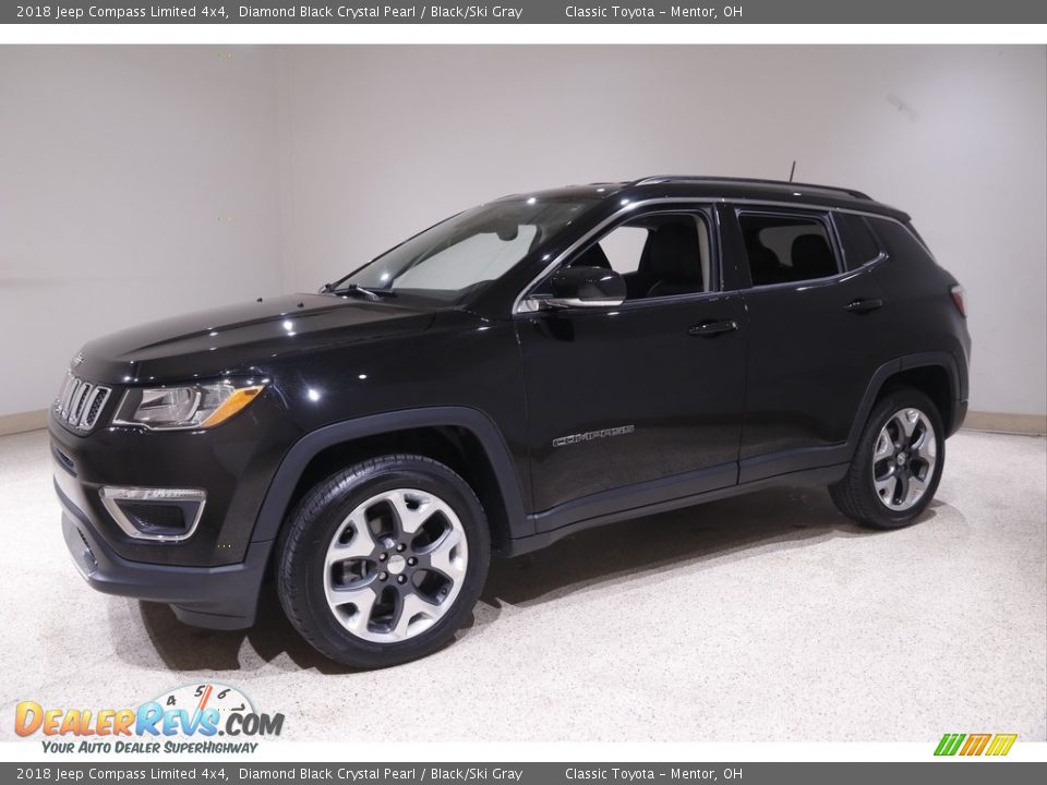 2018 Jeep Compass Limited 4x4 Diamond Black Crystal Pearl / Black/Ski Gray Photo #3