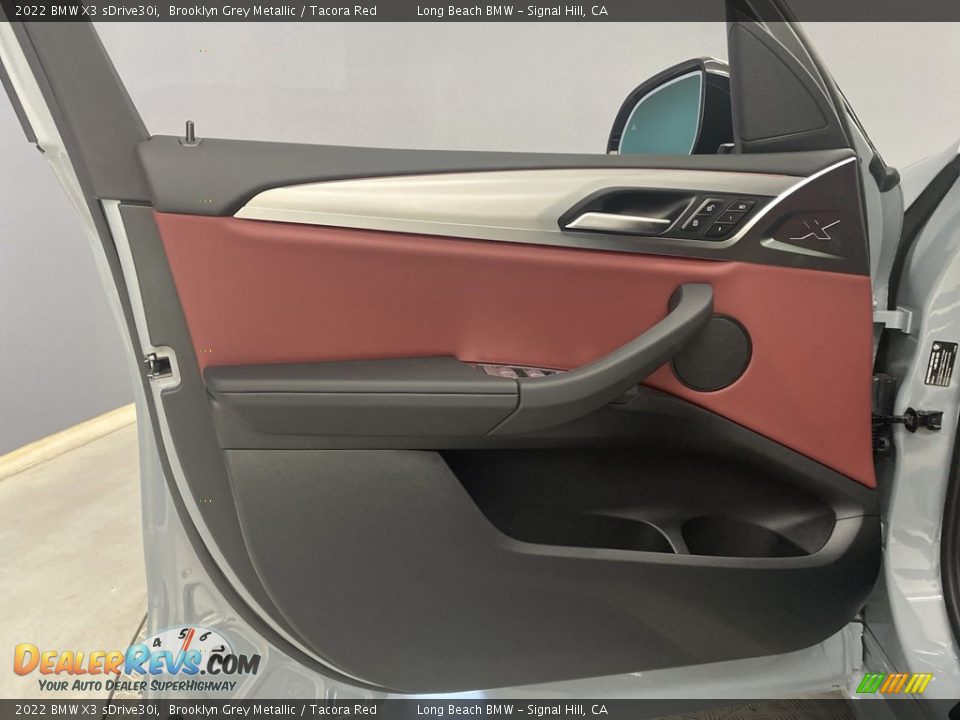 Door Panel of 2022 BMW X3 sDrive30i Photo #10
