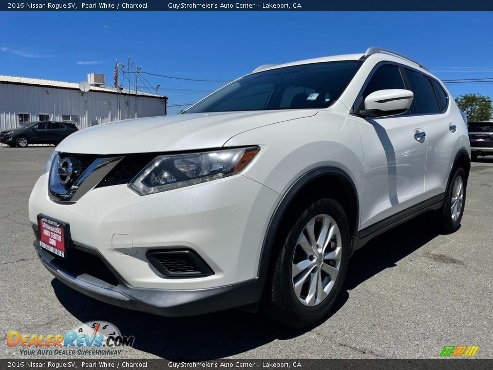 2016 Nissan Rogue SV Pearl White / Charcoal Photo #3