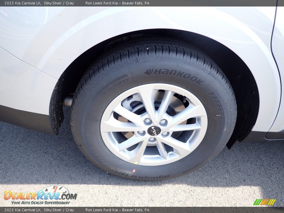2023 Kia Carnival LX Silky Silver / Gray Photo #9