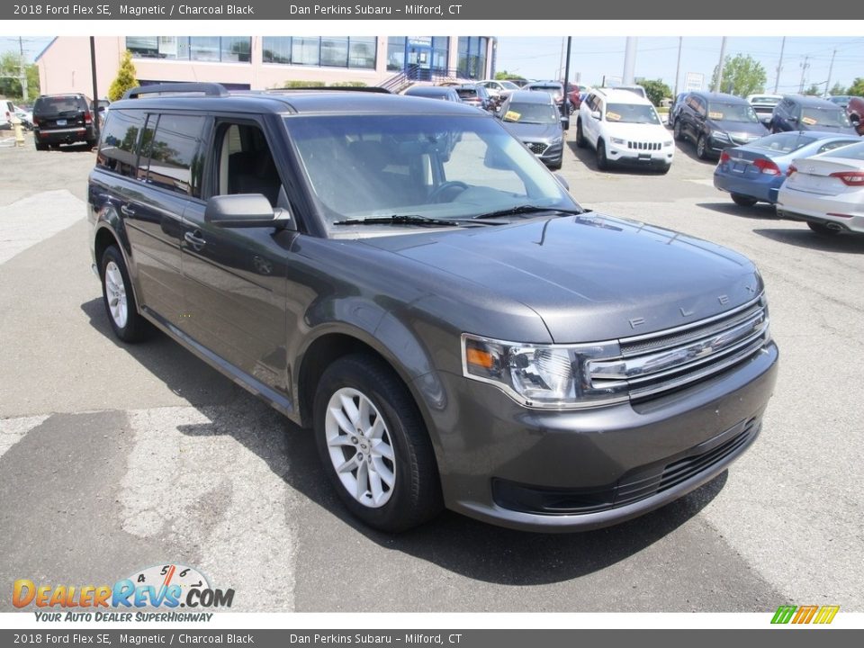 Front 3/4 View of 2018 Ford Flex SE Photo #3