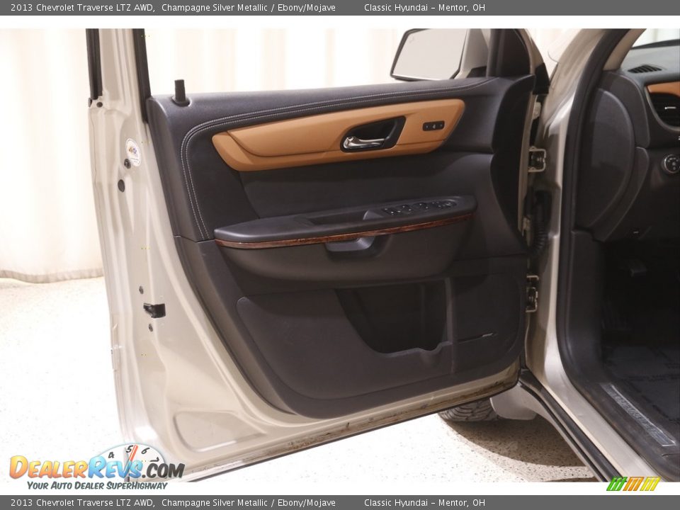 2013 Chevrolet Traverse LTZ AWD Champagne Silver Metallic / Ebony/Mojave Photo #4