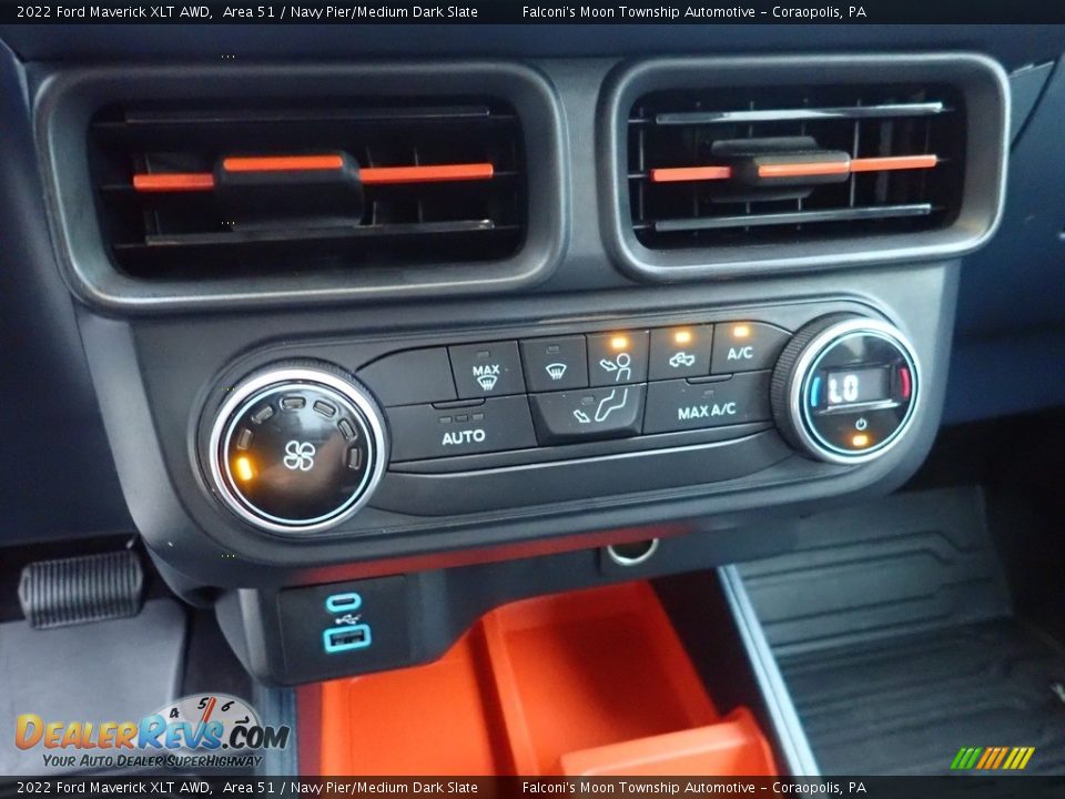 Controls of 2022 Ford Maverick XLT AWD Photo #25