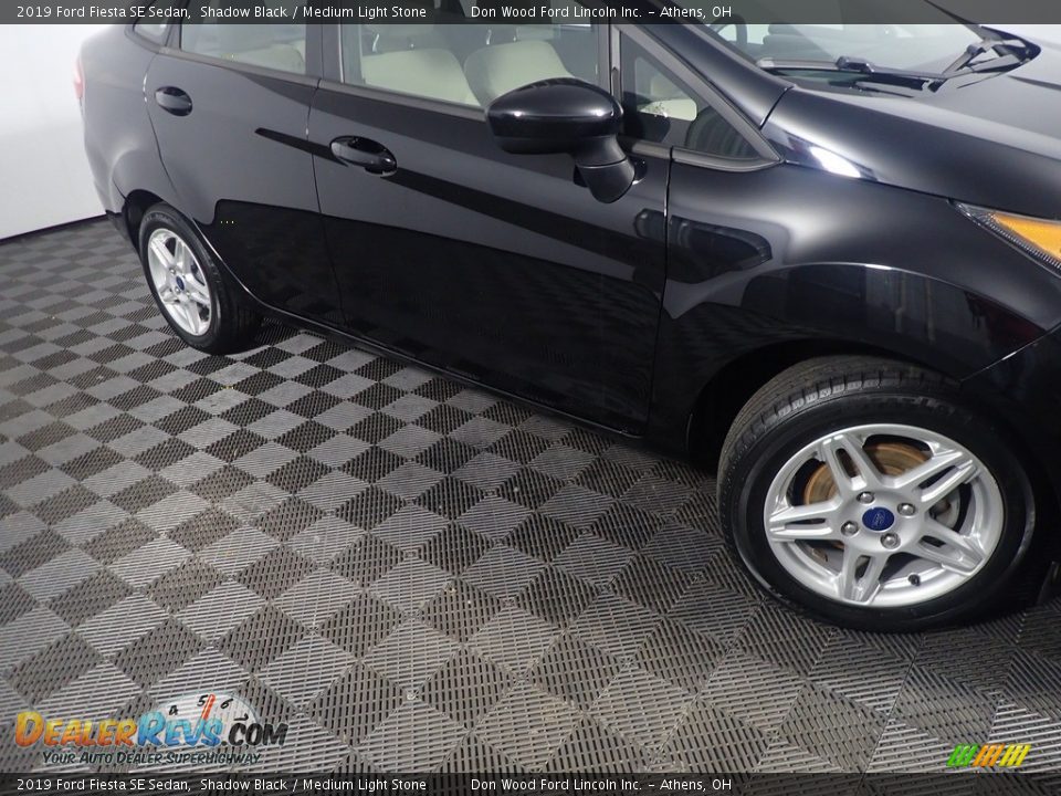2019 Ford Fiesta SE Sedan Shadow Black / Medium Light Stone Photo #4
