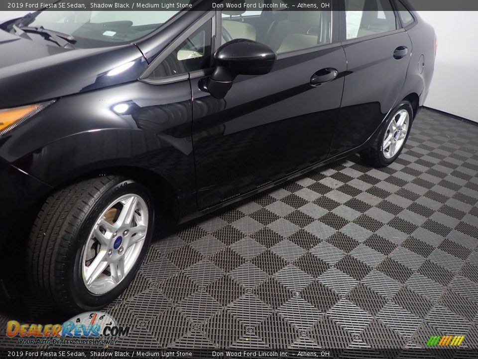 2019 Ford Fiesta SE Sedan Shadow Black / Medium Light Stone Photo #10