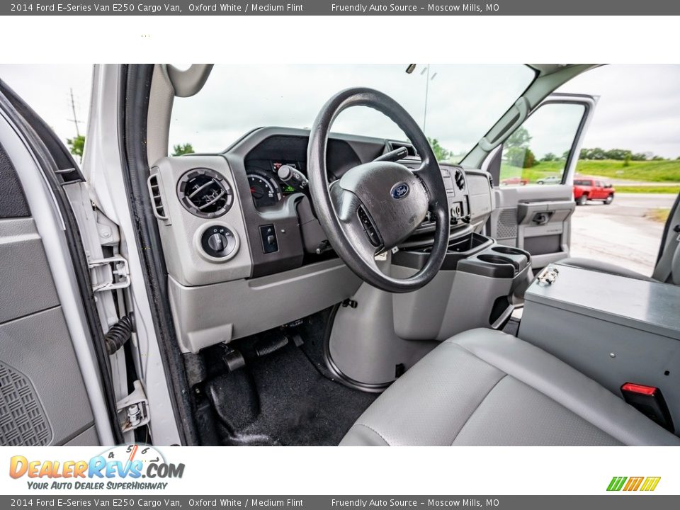 2014 Ford E-Series Van E250 Cargo Van Oxford White / Medium Flint Photo #18