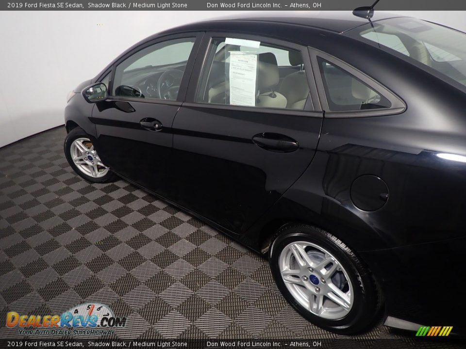 2019 Ford Fiesta SE Sedan Shadow Black / Medium Light Stone Photo #18