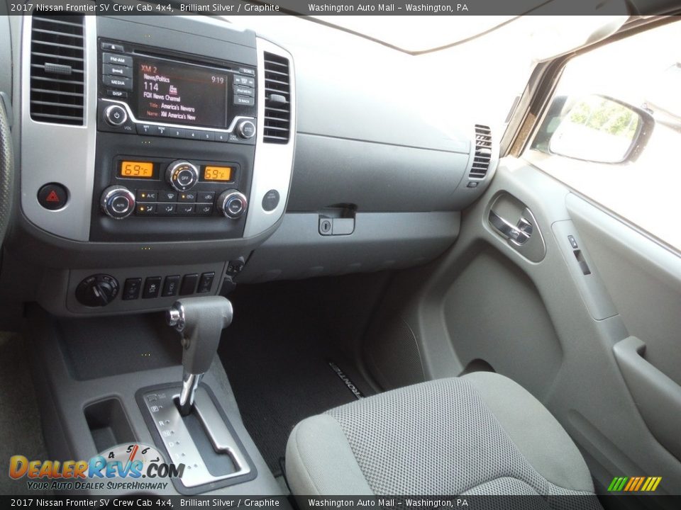 Front Seat of 2017 Nissan Frontier SV Crew Cab 4x4 Photo #3