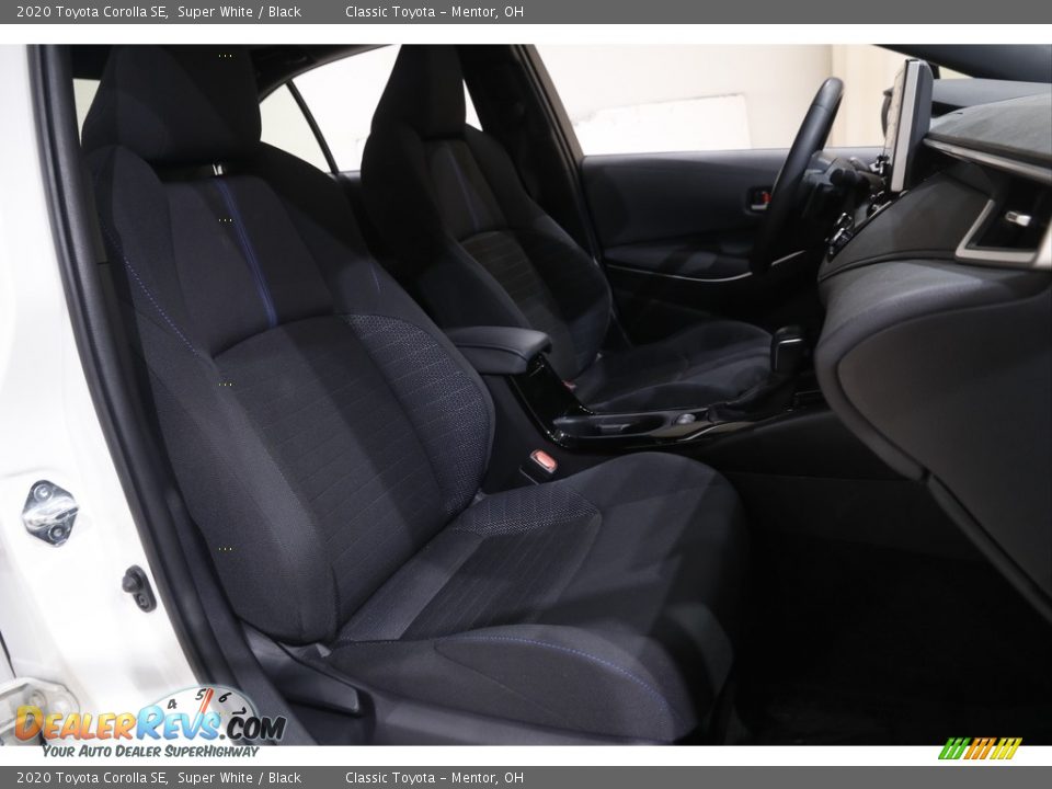 2020 Toyota Corolla SE Super White / Black Photo #13