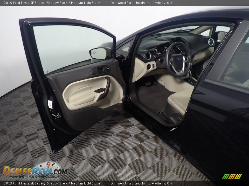 2019 Ford Fiesta SE Sedan Shadow Black / Medium Light Stone Photo #20