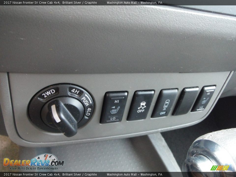 Controls of 2017 Nissan Frontier SV Crew Cab 4x4 Photo #6