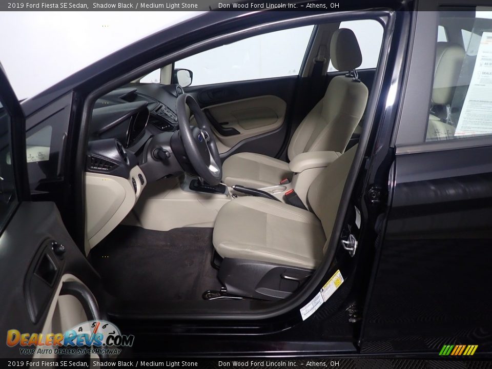 2019 Ford Fiesta SE Sedan Shadow Black / Medium Light Stone Photo #22