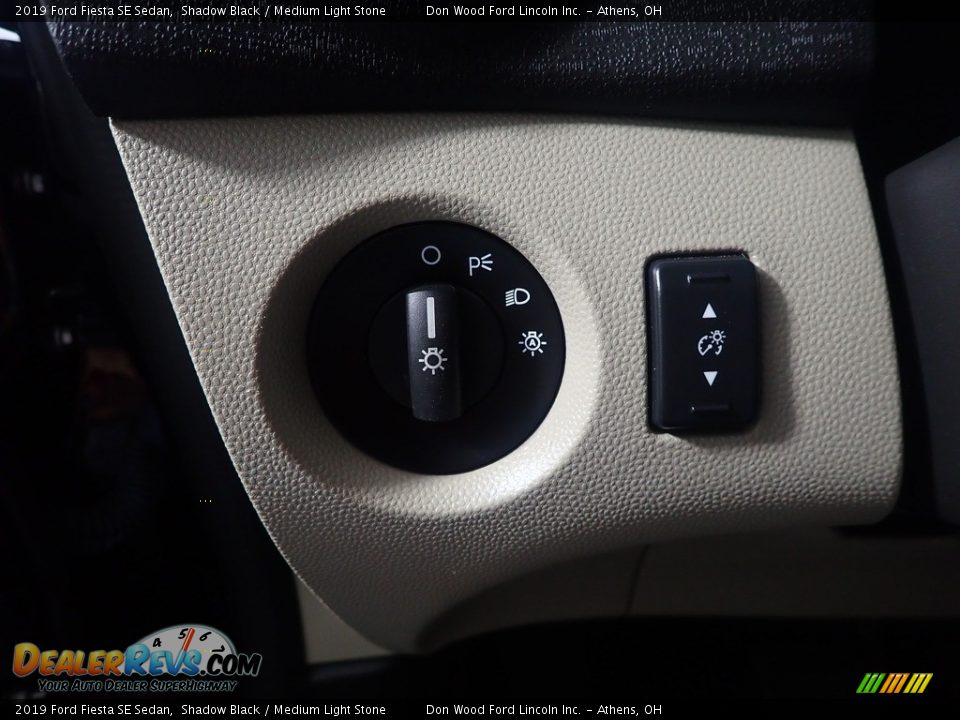2019 Ford Fiesta SE Sedan Shadow Black / Medium Light Stone Photo #31