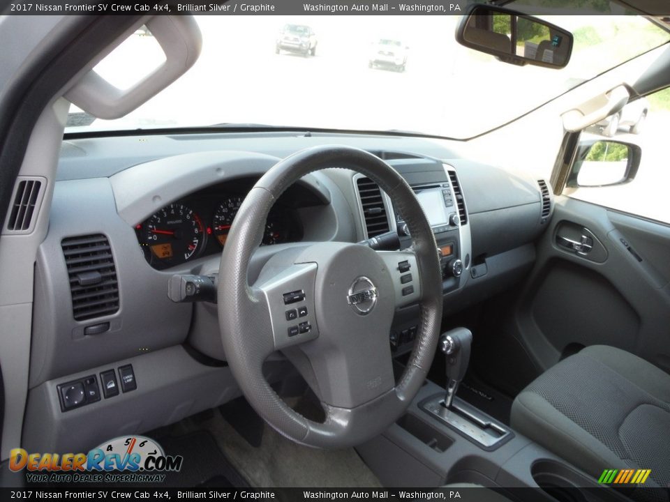Dashboard of 2017 Nissan Frontier SV Crew Cab 4x4 Photo #21