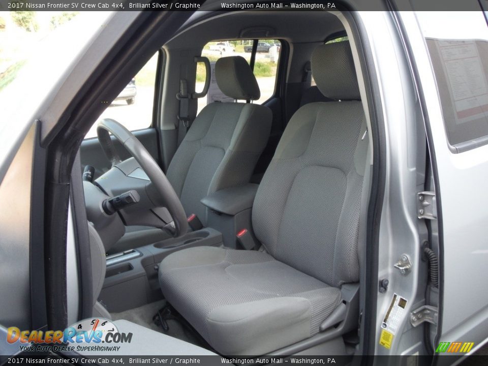 Front Seat of 2017 Nissan Frontier SV Crew Cab 4x4 Photo #23