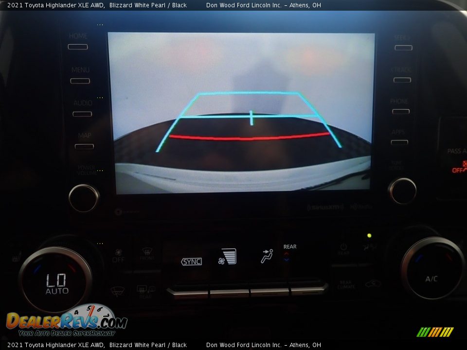2021 Toyota Highlander XLE AWD Blizzard White Pearl / Black Photo #3