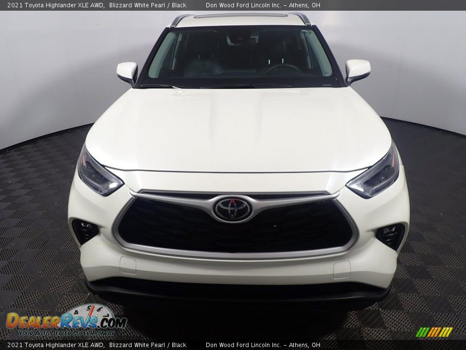 2021 Toyota Highlander XLE AWD Blizzard White Pearl / Black Photo #6