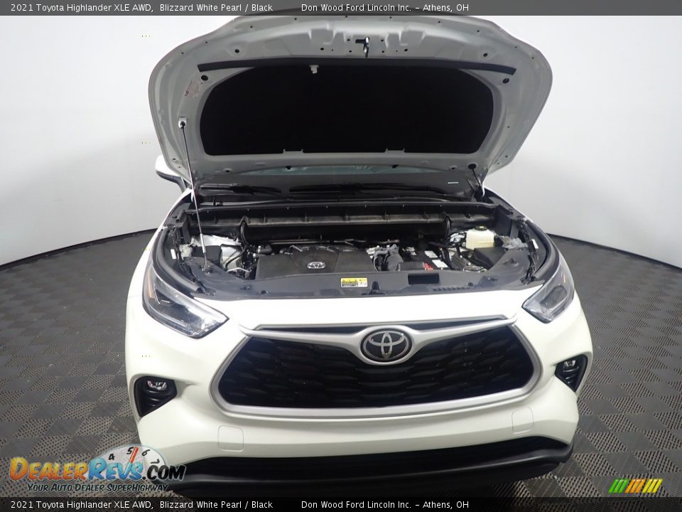 2021 Toyota Highlander XLE AWD Blizzard White Pearl / Black Photo #7