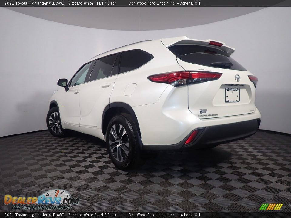 2021 Toyota Highlander XLE AWD Blizzard White Pearl / Black Photo #12