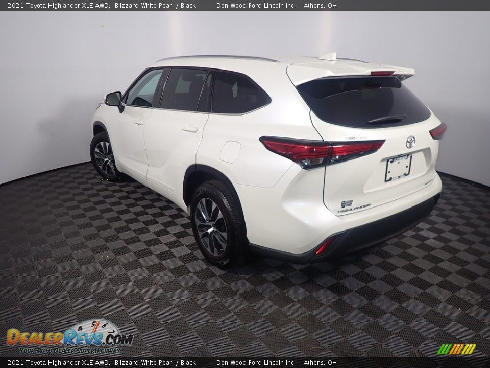 2021 Toyota Highlander XLE AWD Blizzard White Pearl / Black Photo #13