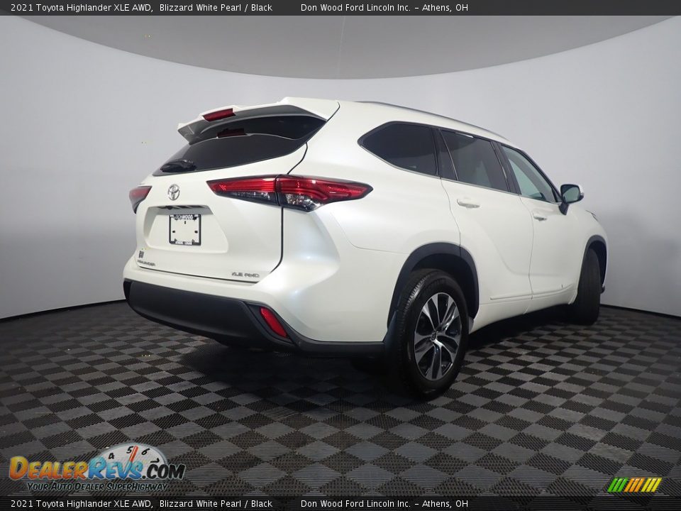 2021 Toyota Highlander XLE AWD Blizzard White Pearl / Black Photo #18