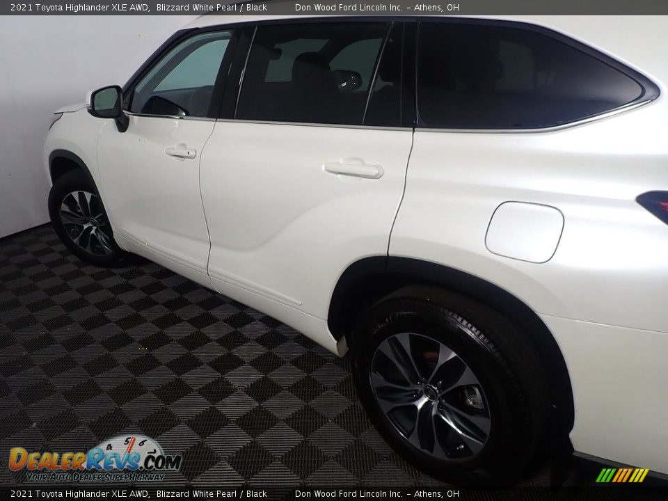 2021 Toyota Highlander XLE AWD Blizzard White Pearl / Black Photo #20