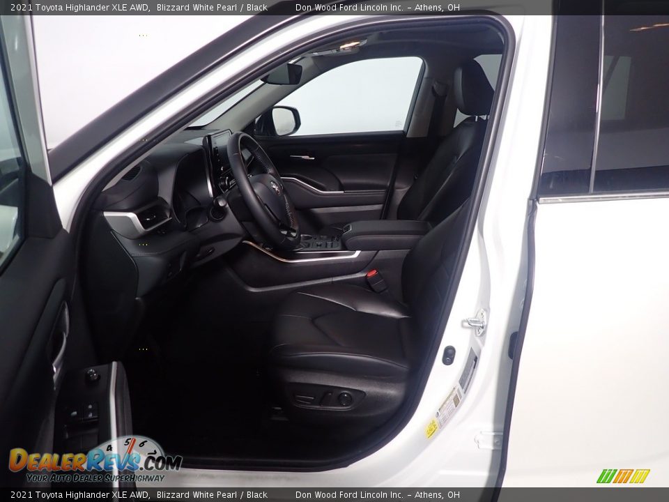 2021 Toyota Highlander XLE AWD Blizzard White Pearl / Black Photo #24
